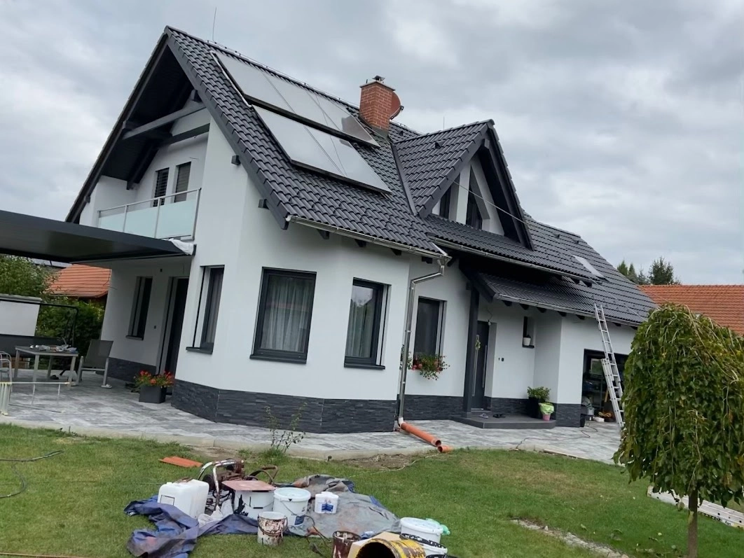 Renovační nátěr taškové střechy