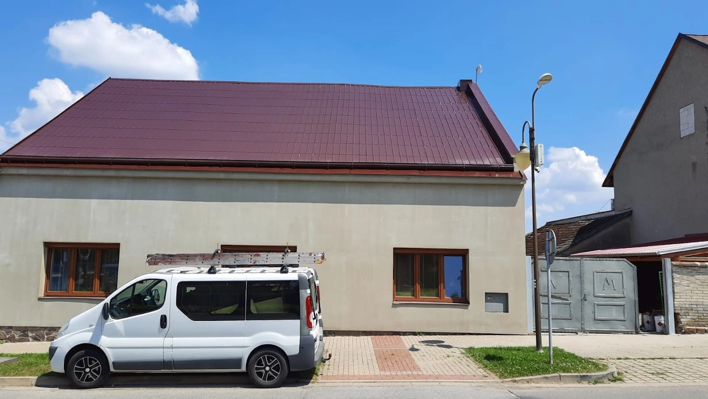 Renovační nátěr alukrytové střechy